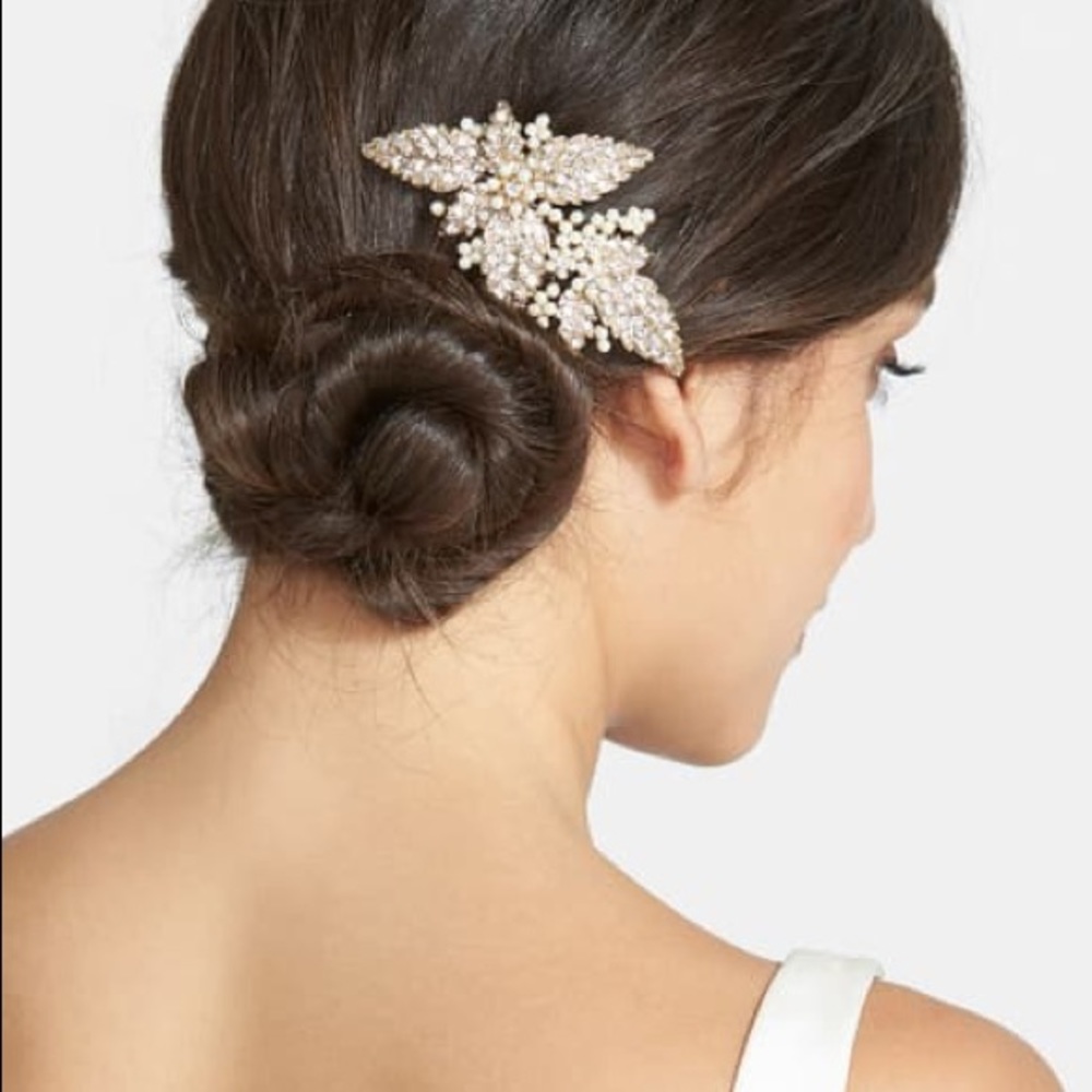 WEDDING BELLES CRYSTAL AND PEARL BRIDAL HAIR COMB NWOT